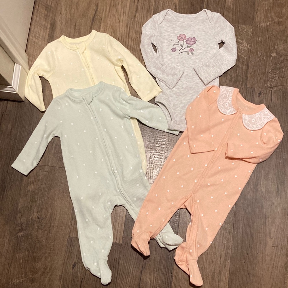 Infant sleepers/onesie